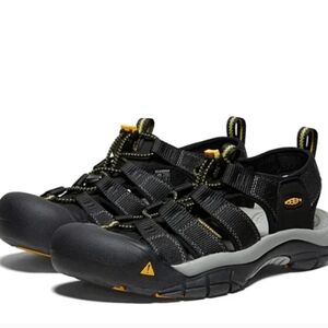 Outdoor adventure sandals